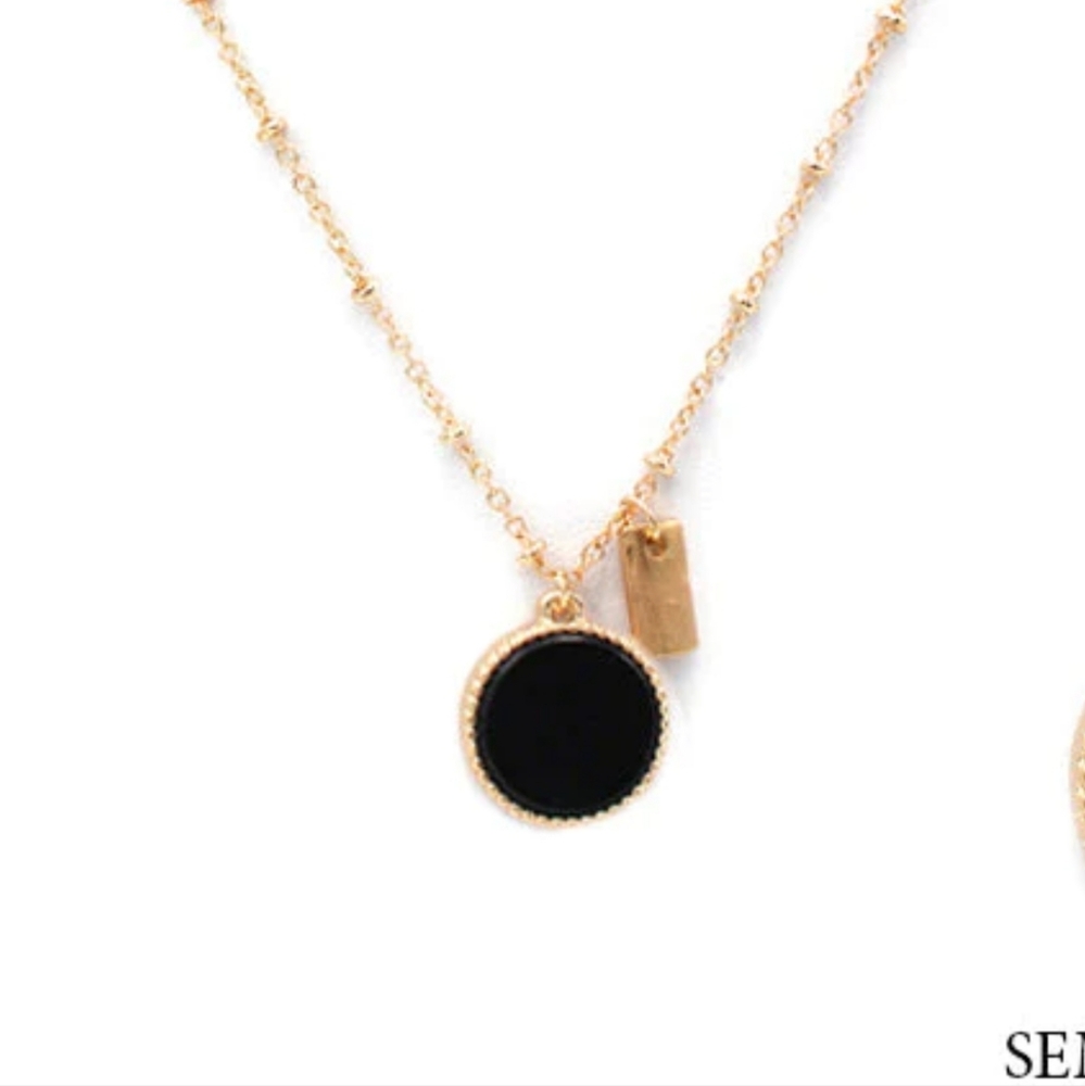 Round Semi Stone Necklace -black